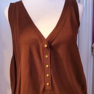 NWOT XL Top sleeveless Button 1/2 Front Isaac Mizrahi
